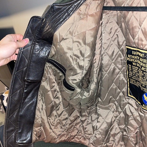 Vintage Avirex leather jacket - Picture 5 of 7